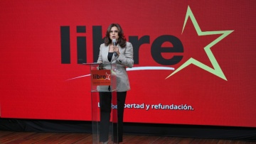 Η υποψήφια της αριστεράς στις εκλογές της Ονδούρας καταδικάζει την παρέμβαση του Τραμπ στην διαδικασία 