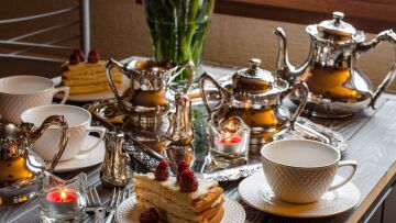 Λονδίνο: 7 προτάσεις για γιορτινό απογευματινό τσάι σε αριστοκρατικά ξενοδοχεία