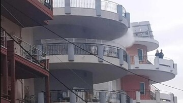 Συναγερμός στην Πυροσβεστική για φωτιά σε διαμέρισμα στα Γιάννενα - Δείτε βίντεο