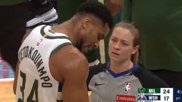 Αντετοκούνμπο: Ικέτευε τους διαιτητές να του δώσουν φάουλ και τους έδειχνε την πληγή του - Δείτε βίντεο