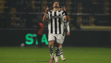 Άρης - ΠΑΟΚ 1-1: Πήρε βαθμό με buzzer beater «ψαλιδάκι» του Γιακουμάκη ο Δικέφαλος, δείτε τα γκολ 