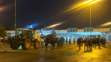 Έφτασαν στο τελωνείο του Προμαχώνα οι αγρότες, πού υπάρχουν μπλόκα και ποιοι δρόμοι είναι κλειστοί
