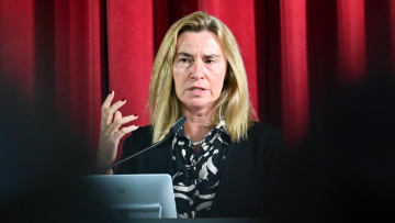 Πλήγμα για την ΕΕ το σκάνδαλο Μογκερίνι, ευκαιρία για «καρφιά» από τη Ζαχάροβα και τη Ρωσία