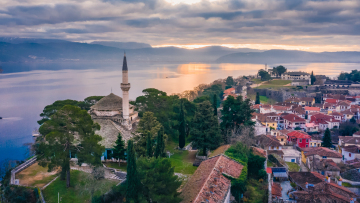 Τα Γιάννενα είναι η πόλη των 15 λεπτών και η πιο ευτυχισμένη της Ελλάδας: Το μαγευτικό τοπίο, η ιδιαίτερη κουζίνα και η άνοδος του συνεδριακού τουρισμού