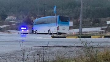 Εξετράπη λεωφορείο με 25 εργαζομένους της ΔΕΗ στην Πτολεμαΐδα, νεκρός ο οδηγός μετά από ανακοπή