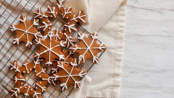 Πώς κάνουμε σοκολατένια σχέδια με κουβερτούρα
