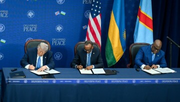 Ο Τραμπ υπέγραψε ειρηνευτική συμφωνία με τους ηγέτες του Κονγκό και της Ρουάντας... ενώ οι μάχες συνεχίζονται
