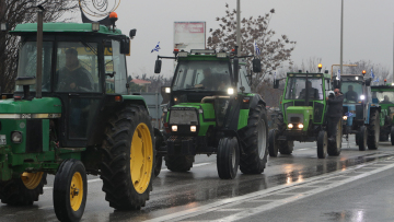 Αγρότες: Συνεχίζουν με νέα μπλόκα, στόχος έως την Κυριακή να έχουν 30 σε εθνικές οδούς
