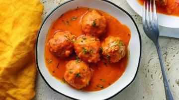 Γιουβαρλάκια κοκκινιστά αυγολέμονο
