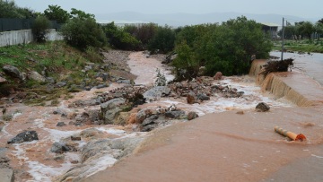 Ο Λέκκας εξηγεί γιατί πλημμύρισε η Μάνδρα και προειδοποιεί για τρεις κινδύνους