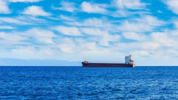 Reuters: G7 και ΕΕ εξετάζουν πλήρη απαγόρευση ναυτιλιακών υπηρεσιών στη Ρωσία για τις εξαγωγές πετρελαίου