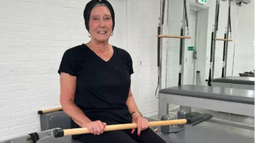 Στα 72 της νίκησε τον πόνο με Pilates – Τώρα νιώθει 30 χρόνια νεότερη