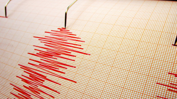 Σεισμός 6,7 βαθμών στην Ιαπωνία, προειδοποίηση για τσουνάμι ενός μέτρου 