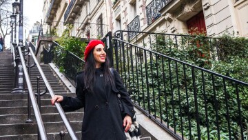 Η Ελληνίδα ταξιδιωτική δημοσιογράφος που έκανε πραγματικότητα το όνειρό της να αγοράσει ένα σπίτι στο Παρίσι