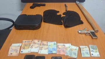 Βύρωνας: Τρεις ανήλικοι και ένας 20χρονος συνελήφθησαν γιατί λήστευαν υπαλλήλους πρακτορείων τυχερών παιγνίων