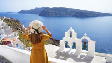 Από ρεκόρ σε ρεκόρ ο τουρισμός: Στα 23-23,5 δισ. τα έσοδα φέτος