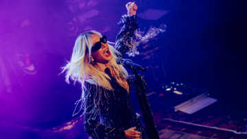 Η Άννα Βίσση έκανε πρεμιέρα στο Hotel Ermou για δέκατη σεζόν - Δείτε βίντεο