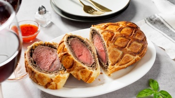 Φιλέτο Wellington: Βήμα - βήμα η τεχνική μιας γιορτινής εξτραβαγκάντζας