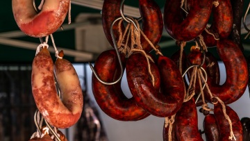 Prosou: Αλλαντικά ωρίμασης χωρίς πρόσθετα από τη Νέα Αρτάκη - και είναι εξαιρετικά