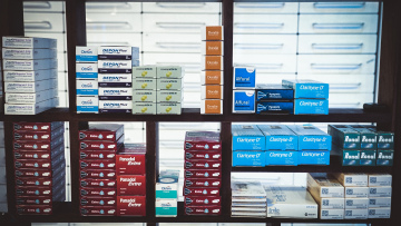 Ακριβά φάρμακα στο φαρμακείο της γειτονιάς - Ποια είναι και πώς θα τα λαμβάνουν δωρεάν οι ασθενείς
