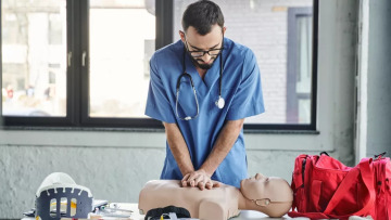 ΕΚΑΒ be S.A.F.E.: Πότε ξεκινά η 12η Πανελλήνια Εβδομάδα Εκπαίδευσης και Πρόληψης 2025
