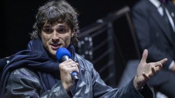 Τζέικομπ Ελόρντι: Δεν του λένε ποτέ «σ’ αγαπώ» (βίντεο)
