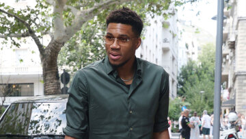 Νέες φωτιές στις φήμες για το μέλλον του Αντετοκούνμπο: Αγόρασε οκταώροφο κτήριο στη Νέα Υόρκη