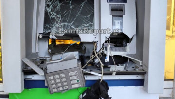 Ανατίναξαν ΑΤΜ στο Κυριάκι Βοιωτίας, άρπαξαν όλα τα χρήματα και έφυγαν, δείτε φωτογραφίες
