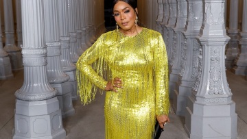 Άντζελα Μπάσετ: «Τις μισές φορές ξεχνάω πόσο μεγάλη είμαι»
