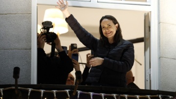 Πρώτη δημόσια εμφάνιση της Ματσάδο μετά από 11 μήνες: Πήγε στο Όσλο να παραλάβει το Νόμπελ Ειρήνης, δείτε βίντεο