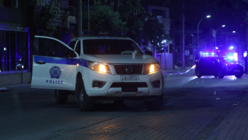 Συνελήφθησαν μητέρα και γιος για κατοχή ναρκωτικών στην Πάτρα, είχαν και μαχαίρια karambit 