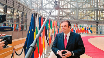 Η ώρα της κάλπης για Πιερρακάκη και βαν Πέτεγκεμ στη μάχη για το Eurogroup - Η διαδικασία και οι παράγοντες που θα κρίνουν το αποτέλεσμα