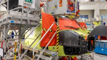 Στην τελική ευθεία τα νέα πυροσβεστικά ελικόπτερα H215 Super Puma: Πότε παραδίδονται στην Ελλάδα, δείτε φωτογραφίες και βίντεο