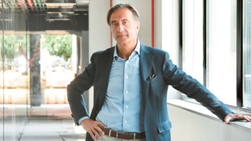 Χατζημηνάς στο newmoney: Πως το deal του 1 δισ. αλλάζει την κλίμακα της Theon