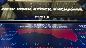 Wall Street: Διόρθωση μετά τα ρεκόρ με φυγή από την τεχνολογία, ισχυρές απώλειες σε S&P 500 και Nasdaq