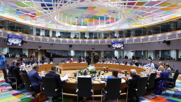 Το επ' αόριστον πάγωμα των ρωσικών περιουσιακών στοιχείων αποφάσισαν οι χώρες της ΕΕ