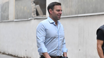 Ο Κασσελάκης περιγράφει την πρώτη του γνωριμία με τον Τσίπρα: Με ρώτησε αν το Τέξας έχει θάλασσα