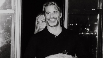 Η Τζένιφερ Άνιστον αγαπά πραγματικά τον Τζιμ Κέρτις, έχει φέρει τόσα καλά στη ζωή της, λέει το περιβάλλον της