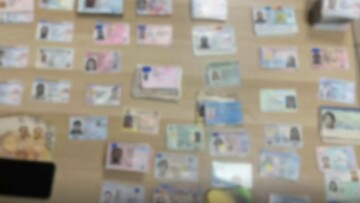 Εντόπισαν αποθήκη στην Ομόνοια με εκατοντάδες κλεμμένες ταυτότητες, διπλώματα και διαβατήρια - Συνελήφθη 45χρονος