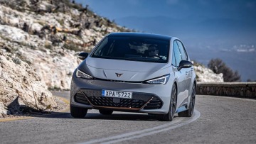 Δοκιμάζουμε το σπορ ηλεκτρικό CUPRA Born VZ - Πόσο κοστίζει στην Ελλάδα;
