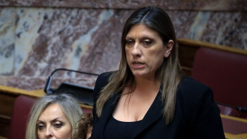 Το ακραίο κοινοβουλευτικό ριάλιτι της Ζωής: Τα αλλεπάλληλα τηλεφωνήματα στο 100, οι σεξιστικές επιθέσεις και το «μέχρι τέλους»