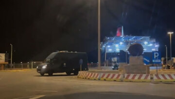 Στο καράβι από την Κρήτη για να οδηγηθούν στον Εισαγγελέα στην Αθήνα οι 15 συλληφθέντες για τον ΟΠΕΚΕΠΕ - Φωτογραφίες και βίντεο