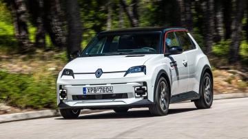 Δοκιμάζουμε το ηλεκτρικό Renault 5 - Πόσο κοστίζει στην Ελλάδα;
