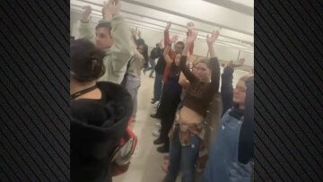 Οι στιγμές τρόμου στο πανεπιστήμιο Brown μετά τους πυροβολισμούς: Αστυνομικοί απομάκρυναν φοιτητές που είχαν κρυφτεί