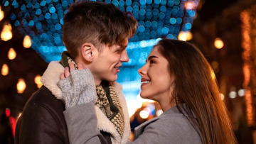 Είναι το φιλί πιο απολαυστικό με ανοιχτά ή κλειστά μάτια; Η επιστήμη απαντά
