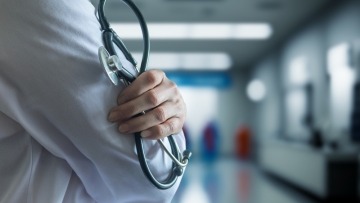 Υγεία γεμάτη κενά, αντιφάσεις και ακάλυπτες ανάγκες, 10 δείκτες του ΟΟΣΑ για την Ελλάδα