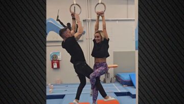 Η Βασιλική Μιλλούση ανέβηκε με τον Λευτέρη Πετρούνια στους κρίκους: Το φιλί, η «κόντρα» και τα χρόνια πολλά, δείτε βίντεο