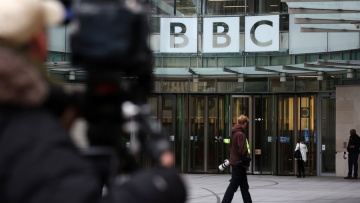 Θα αμυνθούμε απέναντι στην αγωγή Τραμπ για δυσφήμιση, λέει το BBC