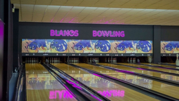 Blanos Bowling: Το εμβληματικό στέκι της Γλυφάδας απειλείται με πλειστηριασμό