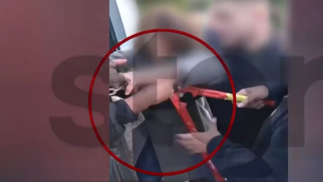 Καθηγητής έπιασε τα δάχτυλα μαθητή με κόφτη σε κατάληψη στο Χαλάνδρι, δείτε βίντεο